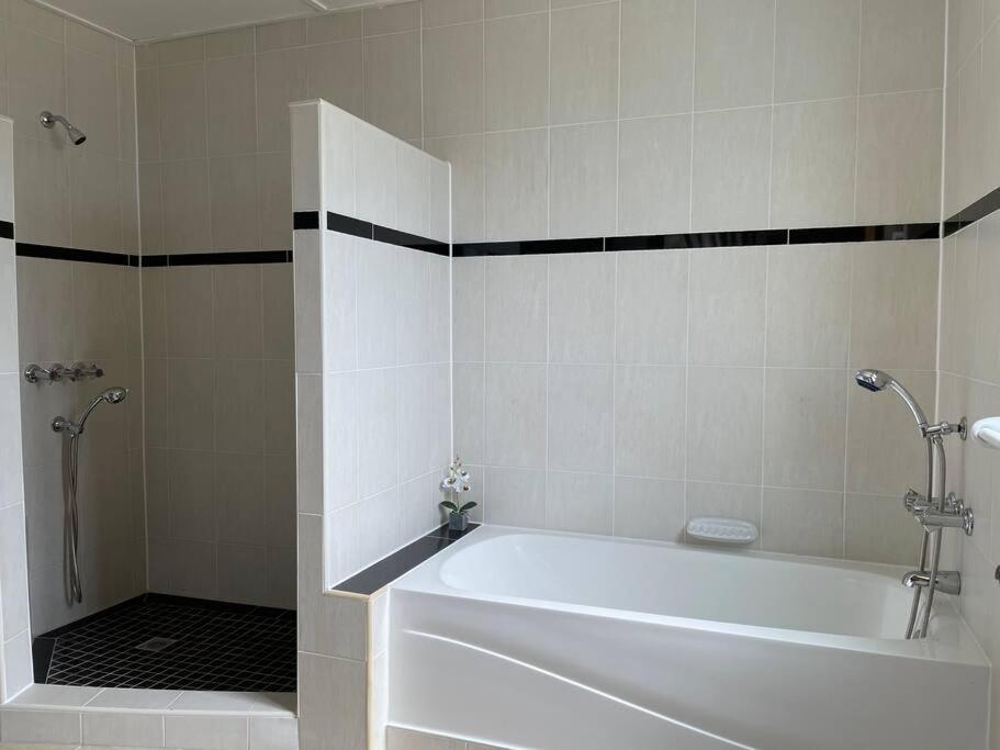 Spring Garden Mobay Resort Luxurious Apartments Монтего Бей Екстериор снимка